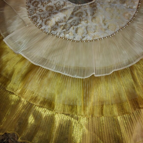 Pier 1 Imports Ruffled Gold Beaded Frilly Christmas Tree Skirt 48" - Picture 7 of 12